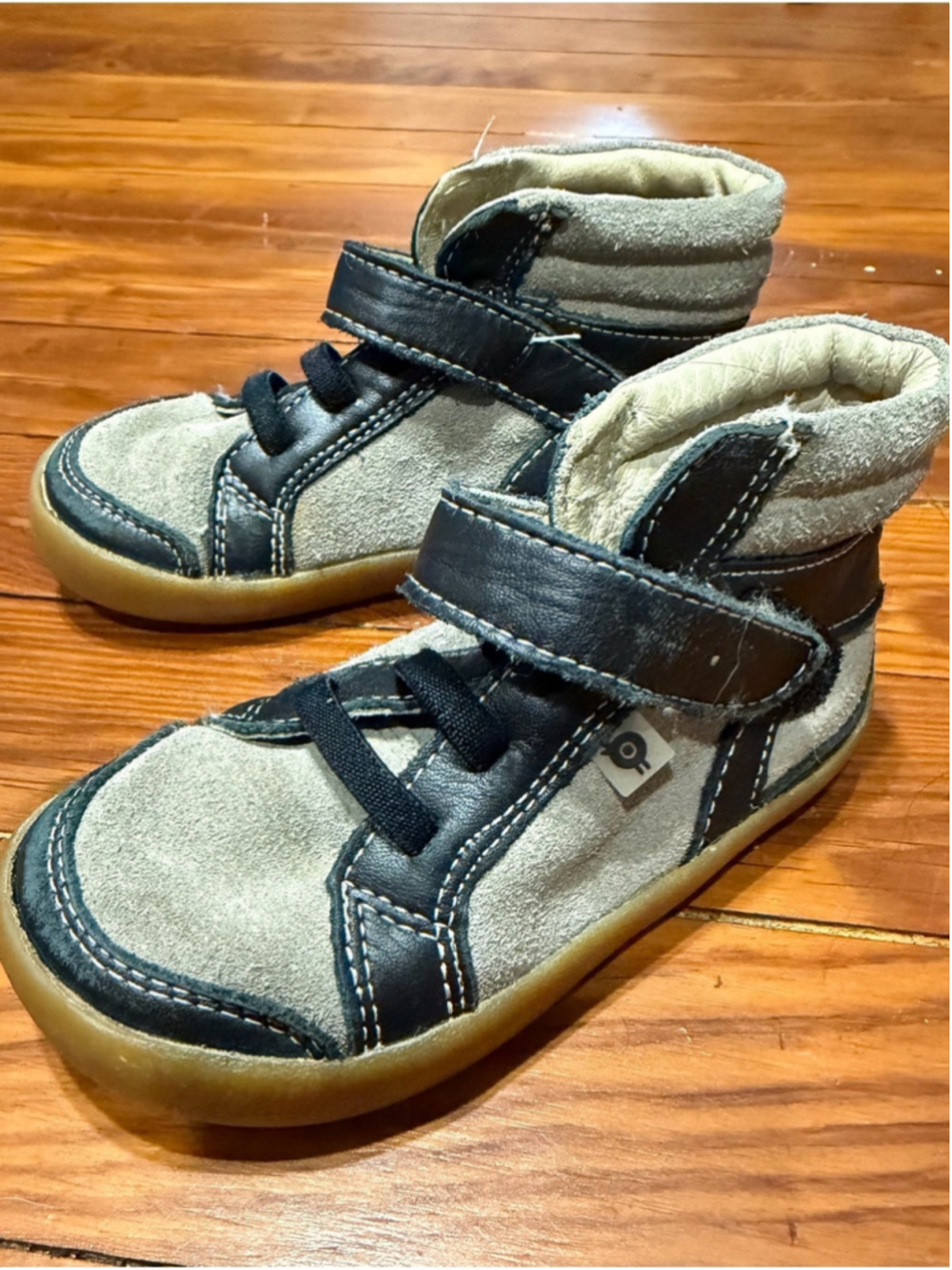 Old Soles gray suede black leather gum sole high top pull on shoe size 7